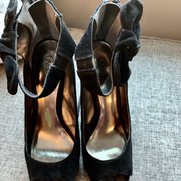 Carlos Santana Black Suede Peep Toe Pumps with Bow - Picture 3 of 5